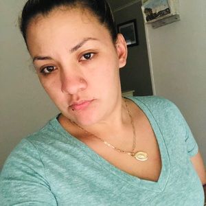 Meet your Posher, Yaneth